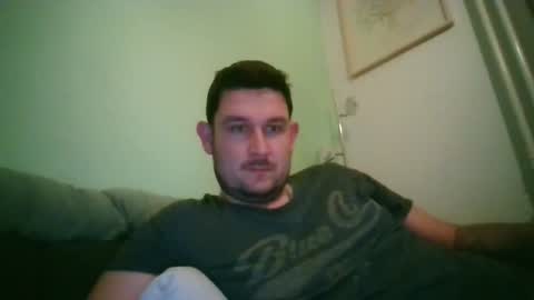 Robin online show from November 2025 10:03:02 PM