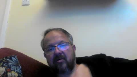 Snapshot of robxx32 chatting on May 2026 10:28:02 PM robxx32 online show from May 2026 10:28:02 PM