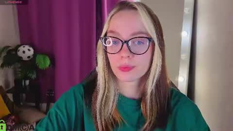 Snapshot of rockett_bunny chatting on June 2026 01:00:02 AM Rockett online show from June 2026 01:00:02 AM