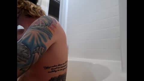 Snapshot of rockhardsurfers chatting on January 2025 02:09:02 PM rockhardsurfers online show from January 2025 02:09:02 PM