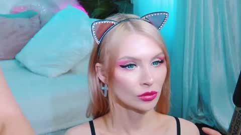 Lina and Den online show from September 2025 09:36:02 AM