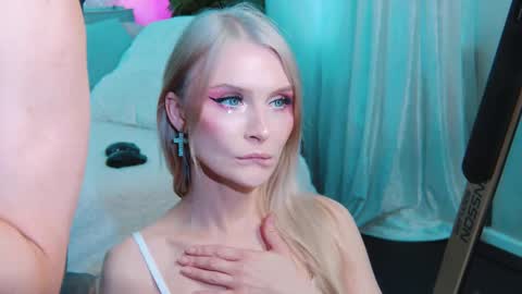 Lina and Den online show from October 2025 10:46:02 AM