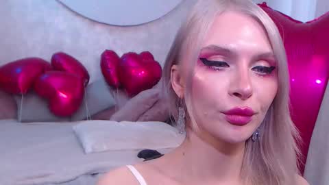 Lina and Den online show from February 2026 07:10:02 AM