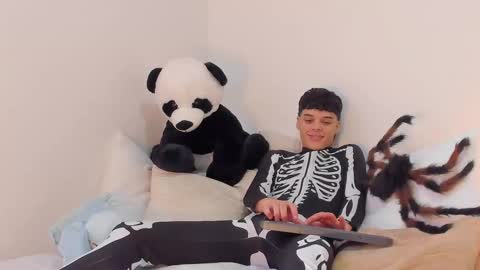 Snapshot of rockywood20cm chatting on October 2025 10:42:01 PM RockyWood20CM online show from October 2025 10:42:01 PM