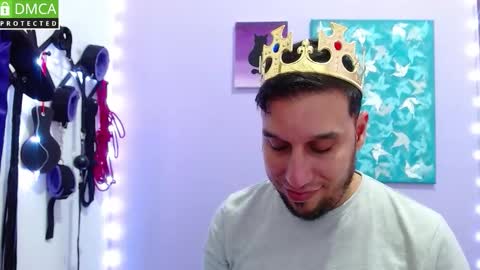 Thiago independent model online show from November 2025 08:51:01 PM