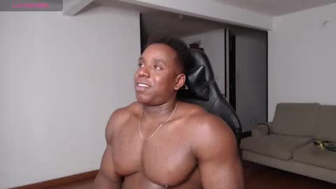 Snapshot of rogger_physique chatting on January 2025 05:40:02 AM Rogger online show from January 2025 05:40:02 AM