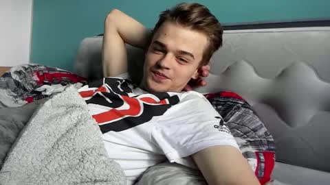 taylor fox online show from September 2025 09:45:02 AM