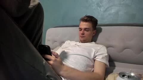 taylor fox online show from November 2025 07:16:02 PM