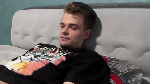 taylor fox online show from November 2025 07:03:01 PM