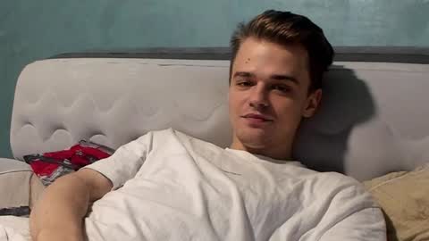 taylor fox online show from November 2025 05:09:01 PM