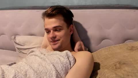 taylor fox online show from November 2025 07:05:02 PM