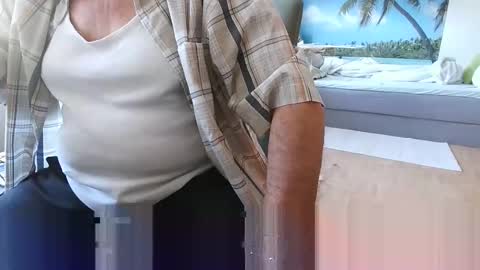 rolandloser1000 online show from September 2025 07:41:01 AM