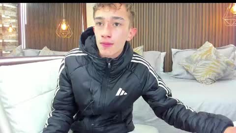 Snapshot of rolito18_ chatting on March 2025 12:09:01 PM twink juli online show from March 2025 12:09:01 PM