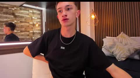 Snapshot of rolito18_ chatting on March 2025 01:15:02 PM twink juli online show from March 2025 01:15:02 PM