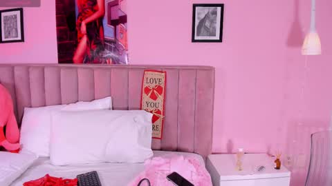 Snapshot of rolyloren chatting on February 2025 07:02:01 PM Marcela online show from February 2025 07:02:01 PM