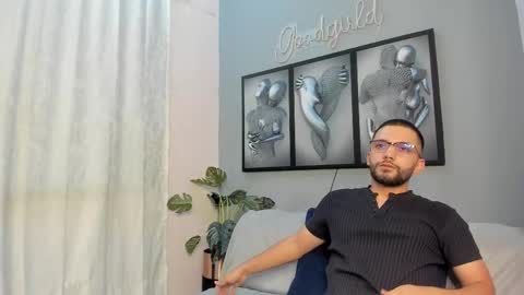 Snapshot of romeo__bossi chatting on March 2026 11:05:02 AM Romeo Bossi online show from March 2026 11:05:02 AM