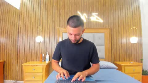 Romeo Bossi online show from March 2026 11:26:01 AM