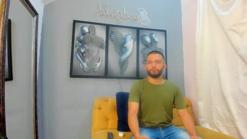 Romeo Bossi online show from April 2026 11:08:01 AM