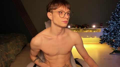 Snapshot of romeo_mercy chatting on December 2024 02:17:01 AM Romeo online show from December 2024 02:17:01 AM