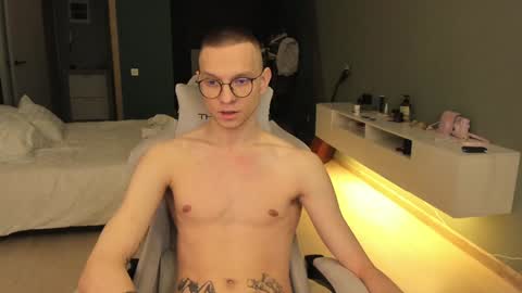 Snapshot of romeo_mercy chatting on February 2025 05:08:01 AM Romeo online show from February 2025 05:08:01 AM