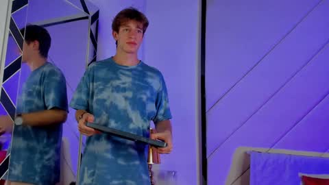 Snapshot of romeo_ricci1 chatting on January 2025 08:15:01 AM Romeo Ricci online show from January 2025 08:15:01 AM