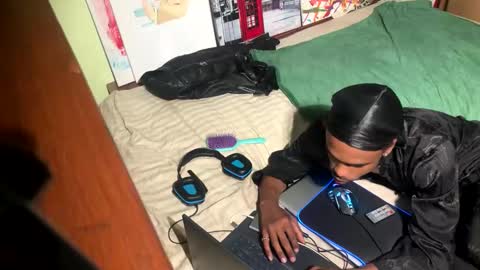 romeotyn online show from February 2025 10:31:02 AM