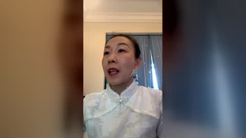 Snapshot of rongrong0329 chatting on June 2026 01:18:02 AM sui sui online show from June 2026 01:18:02 AM