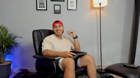 Snapshot of ronnie_canford chatting on January 2026 06:54:01 PM RonnieCanford online show from January 2026 06:54:01 PM