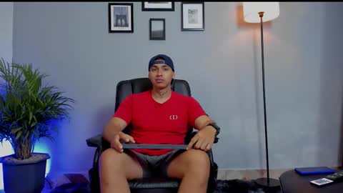 Snapshot of ronnie_canford chatting on January 2026 06:46:02 PM RonnieCanford online show from January 2026 06:46:02 PM