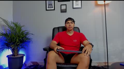 Snapshot of ronnie_canford chatting on January 2026 05:27:01 PM RonnieCanford online show from January 2026 05:27:01 PM