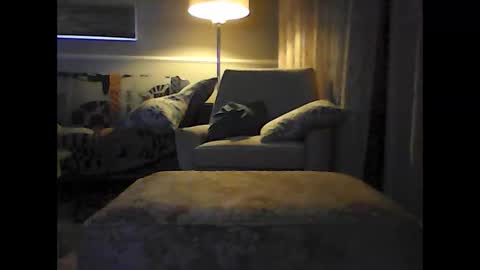 Snapshot of ronvlv chatting on June 2026 02:03:01 AM ronvlv online show from June 2026 02:03:01 AM