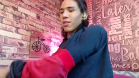 Snapshot of ronymiller_1 chatting on January 2025 01:35:02 PM RonyMiller 1 online show from January 2025 01:35:02 PM