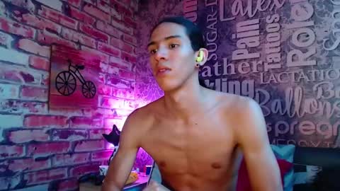 Snapshot of ronymiller_1 chatting on January 2025 04:47:01 PM RonyMiller 1 online show from January 2025 04:47:01 PM