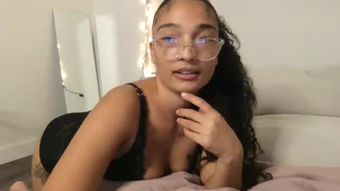 Snapshot of rosalinatoosexy chatting on April 2026 04:37:01 AM Rosalina online show from April 2026 04:37:01 AM