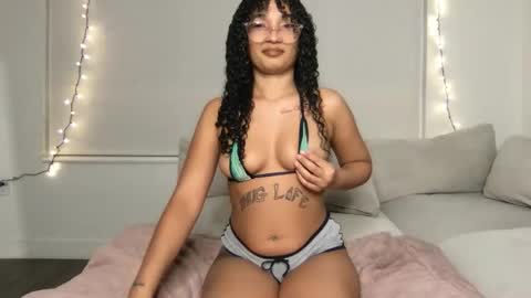 Snapshot of rosalinatoosexy chatting on April 2026 04:49:02 AM Rosalina online show from April 2026 04:49:02 AM