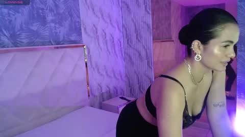 Snapshot of rosalind_tay chatting on May 2026 03:02:01 AM ROSALIN online show from May 2026 03:02:01 AM