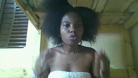 Snapshot of rosalinda933 chatting on March 2026 02:25:01 AM Rosalinda online show from March 2026 02:25:01 AM