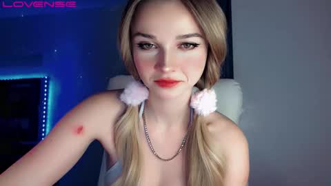 rose__luck online show from December 2025 03:28:02 PM