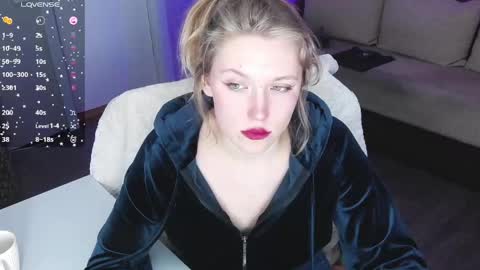Snapshot of rose_brooks chatting on June 2026 08:21:02 PM Rose but u can call me princess online show from June 2026 08:21:02 PM