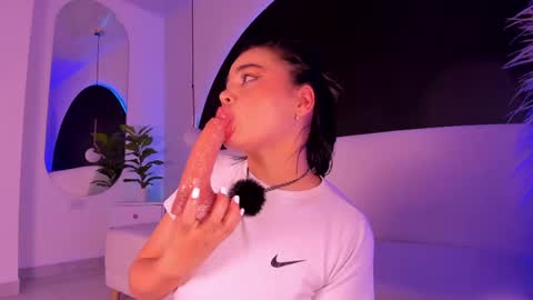 rose_jener06 online show from April 2026 09:39:33 PM