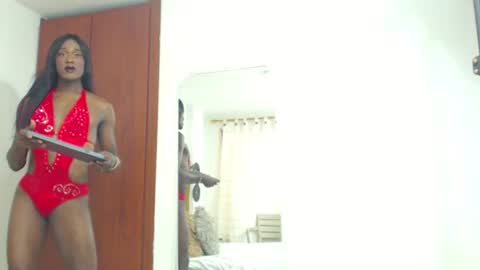 Snapshot of rose_valentiine chatting on June 2026 02:40:02 PM rose_valentiine online show from June 2026 02:40:02 PM