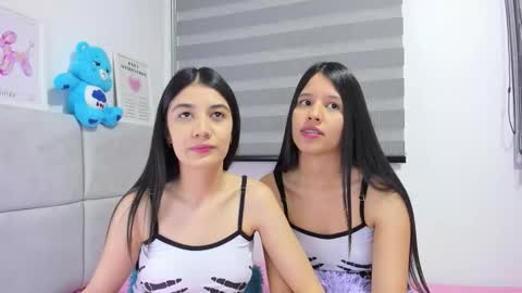 Rose y Miah online show from October 2025 04:35:02 AM