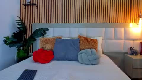 Snapshot of roseaurora chatting on January 2026 01:04:01 PM roseaurora online show from January 2026 01:04:01 PM