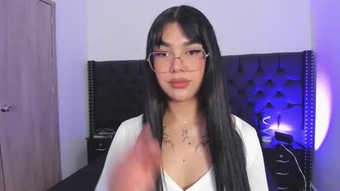 Rose online show from November 2025 01:32:02 PM