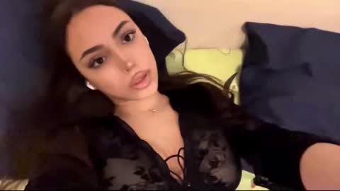 Snapshot of rosenavillifana chatting on December 2025 03:21:01 PM Mimi online show from December 2025 03:21:01 PM