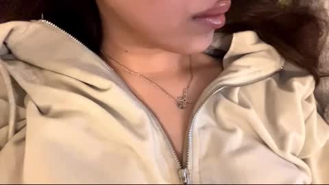 Snapshot of rosenavillifana chatting on December 2025 03:10:01 PM Mimi online show from December 2025 03:10:01 PM