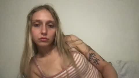 Snapshot of rosepuzzy69 chatting on October 2025 07:03:02 AM RosePuzzy69 online show from October 2025 07:03:02 AM