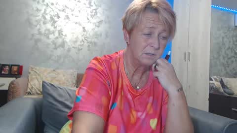 Lovepinklilly online show from January 2025 07:10:01 PM