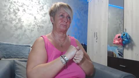 Lovepinklilly online show from January 2026 08:03:01 PM