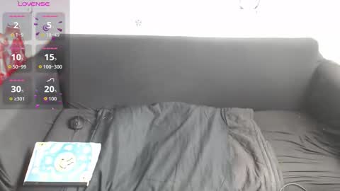 LAURA online show from November 2025 05:04:01 PM